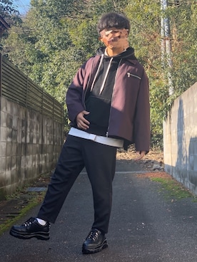 「INTER FACTORY（インターファクトリー）のWEARISTA Suzu × INTER FACTORY　ヨーク付きステッチパーカー（パーカー）」を使った、ろばみみさん（メンズ・166cm）の冬コーディネート