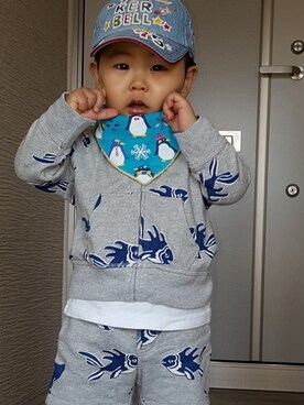 「1歳6ヶ月」｜「アイテム（キャップ）」を使った、KOU🐴HAKKU🌳さん（キッズ・80cm）の春コーディネート