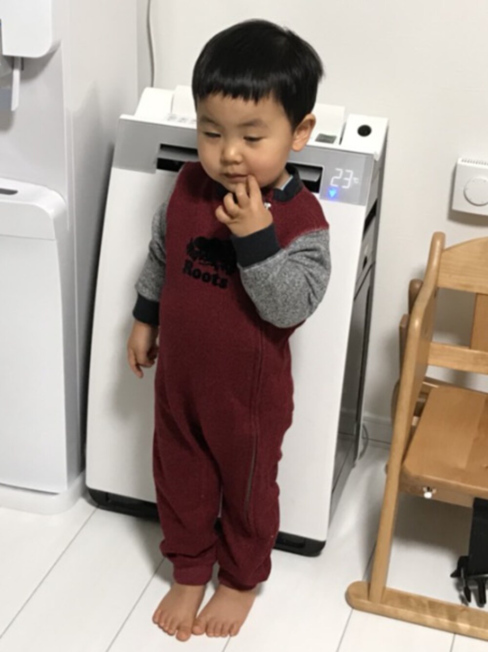 「おとこのこ、2歳2ヶ月、つなぎ」｜「rootsのアイテム（つなぎ/オールインワン、レッド系）」を使った、KOU🐴HAKKU🌳さん（キッズ・80cm）の冬コーディネートの1枚目の写真