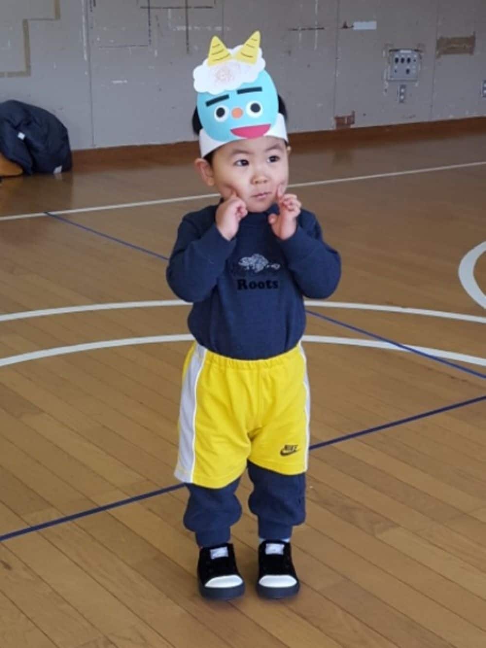 「おとこのこ、2歳2ヶ月、つなぎ、短パン、鬼のパンツ、ニット帽」｜「👹手作り鬼のお面のアイテム（その他雑貨、ブルー系）」を使った、KOU🐴HAKKU🌳さん（キッズ・80cm）の冬コーディネートの1枚目の写真