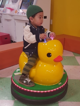 「BIT'Z（ビッツ）のアイテム（パンツ）」を使った、KOU🐴HAKKU🌳さん（キッズ・90cm）の春コーディネート