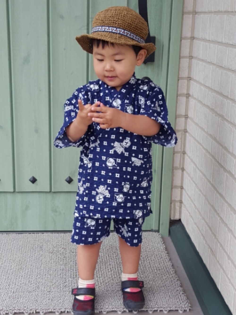 「おとこのこ、2歳8ヶ月、水陸両用、甚平、むぎわら帽子」｜「Handmadeのアイテム（ハット、ブラウン系）」を使った、KOU🐴HAKKU🌳さん（キッズ・90cm）の夏コーディネートの1枚目の写真