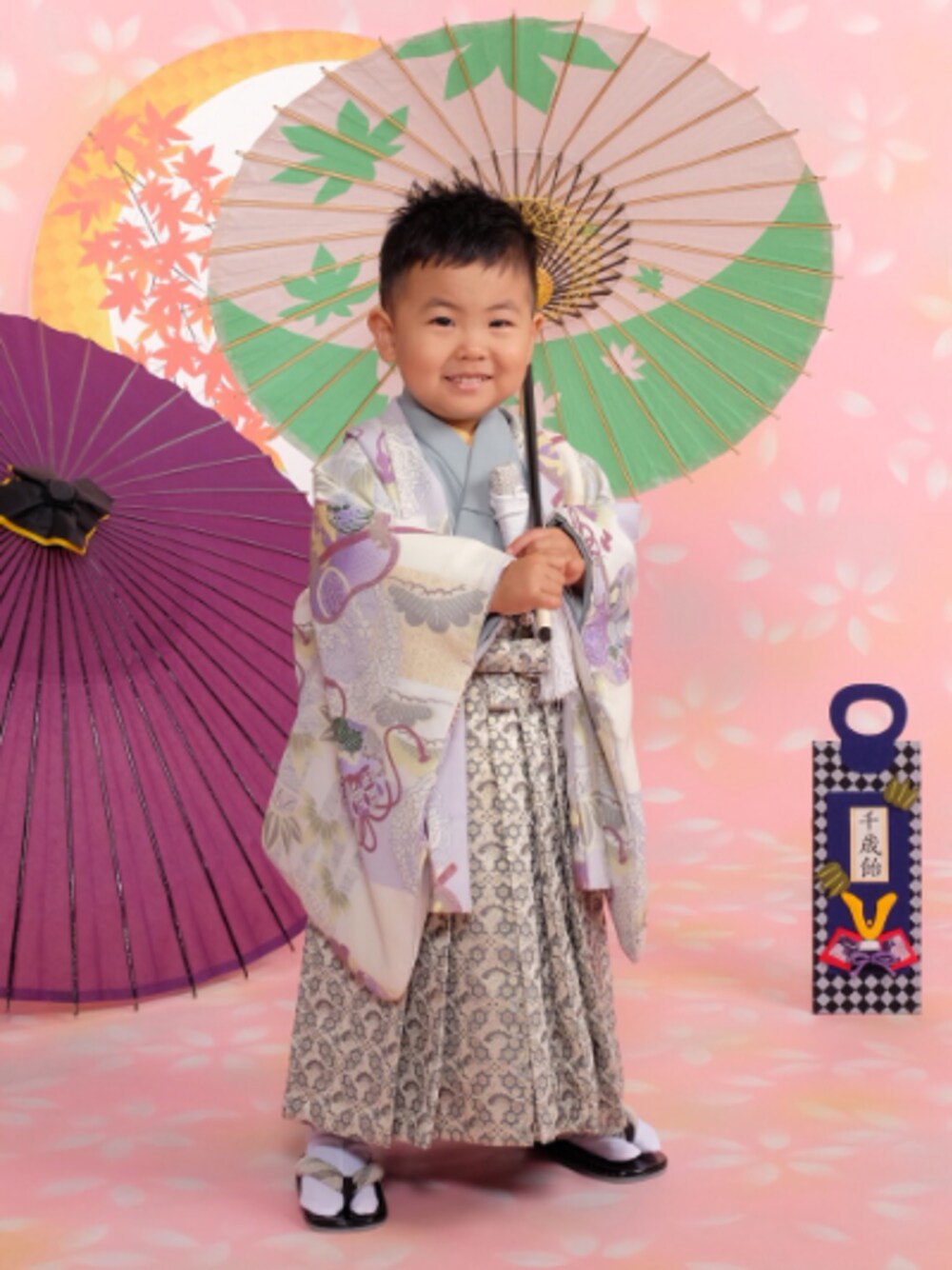 「おとこのこ、2歳10ヶ月、七五三、着物、家族写真、マタニティー」｜「レンタルのアイテム（浴衣、ホワイト系）」を使った、KOU🐴HAKKU🌳さん（キッズ・90cm）の秋コーディネートの1枚目の写真