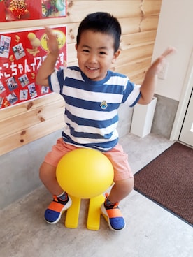 「UNIQLO（ユニクロ）のアイテム（Tシャツ/カットソー、ブルー系）」を使った、KOU🐴HAKKU🌳さん（キッズ・120cm）の夏コーディネート