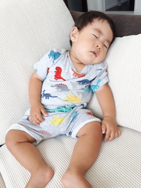 「H&M（エイチ・アンド・エム）のアイテム（Tシャツ/カットソー、グレー系）」を使った、KOU🐴HAKKU🌳さん（キッズ・120cm）の秋コーディネート