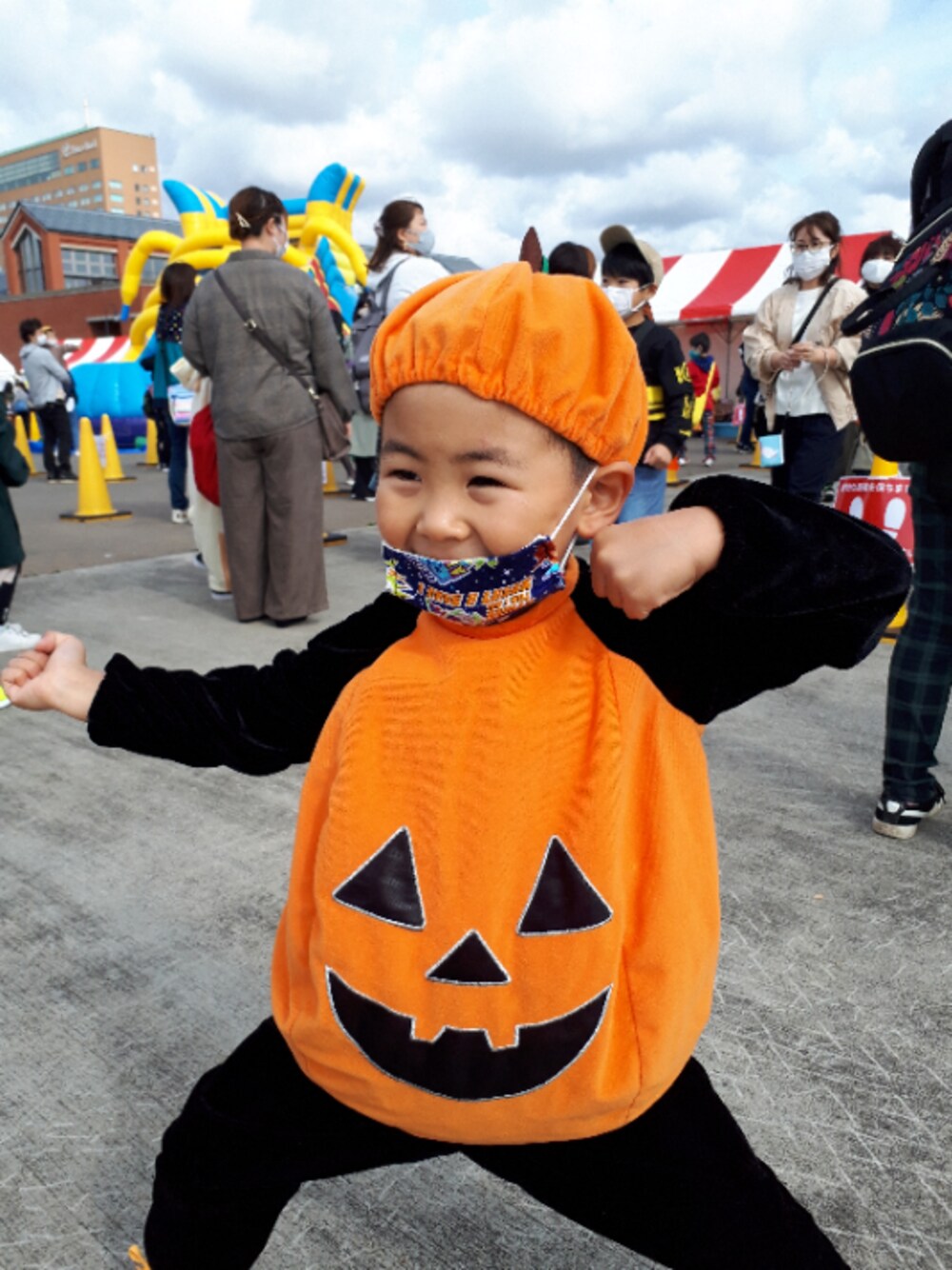 「ハロウィン、かぼちゃ、4歳、男の子」｜「no brandのアイテム（コスチューム/パーティーグッズ、オレンジ系）」を使った、KOU🐴HAKKU🌳さん（キッズ・110cm）の秋コーディネートの1枚目の写真
