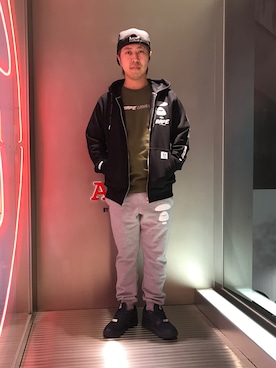 「AAPE BY A BATHING APE（エーエイプバイアベイシングエイプ）のアイテム（パンツ）」を使った、松田 和真さん（メンズ・166cm）の春コーディネート