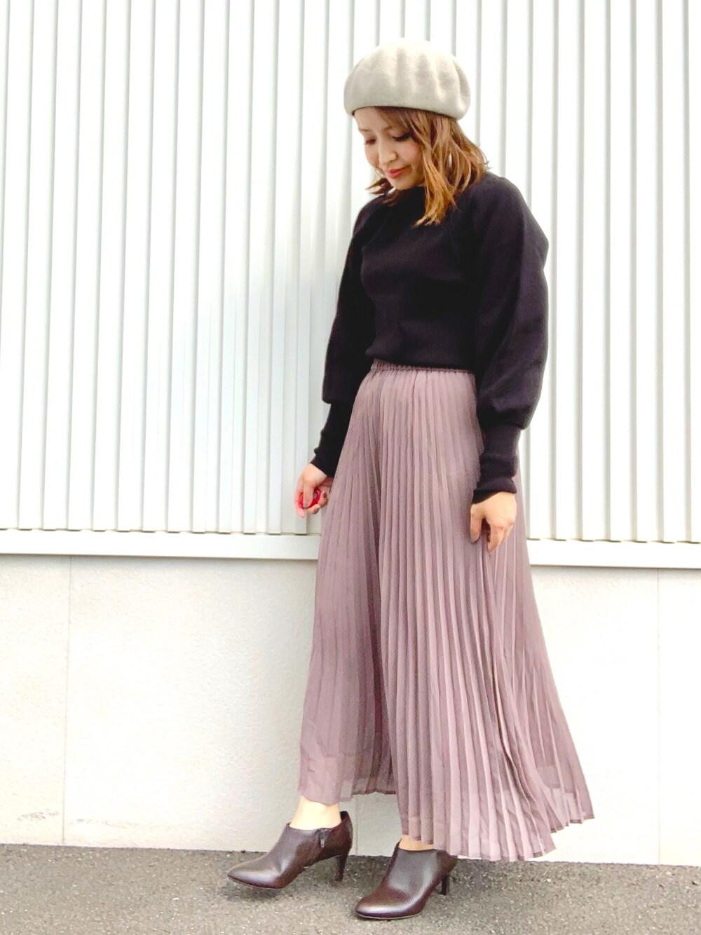 「秋のコーデ、オトナ女子、プリーツスカート、秋カラー、秋服、キレイめ、ベージュ、低身長、プチプラコーデ、GU」｜「GUのアイテム（ニット/セーター、ブラック系）」を使った、minamina0803さん（レディース・152cm）の秋コーディネートの1枚目の写真