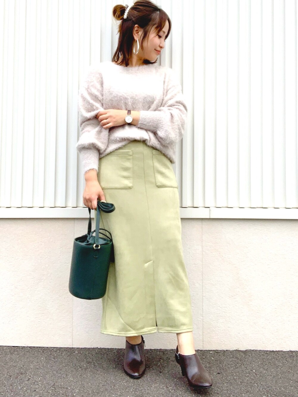「オトナカジュアル、秋のマイ旬スタイル、おしゃれさんと繋がりたい、秋のコーデ、秋服、ブーツ、スエード、ニット、低身長、プチプラ」｜「GUのアイテム（スカート、イエロー系）」を使った、minamina0803さん（レディース・152cm）の秋コーディネートの1枚目の写真