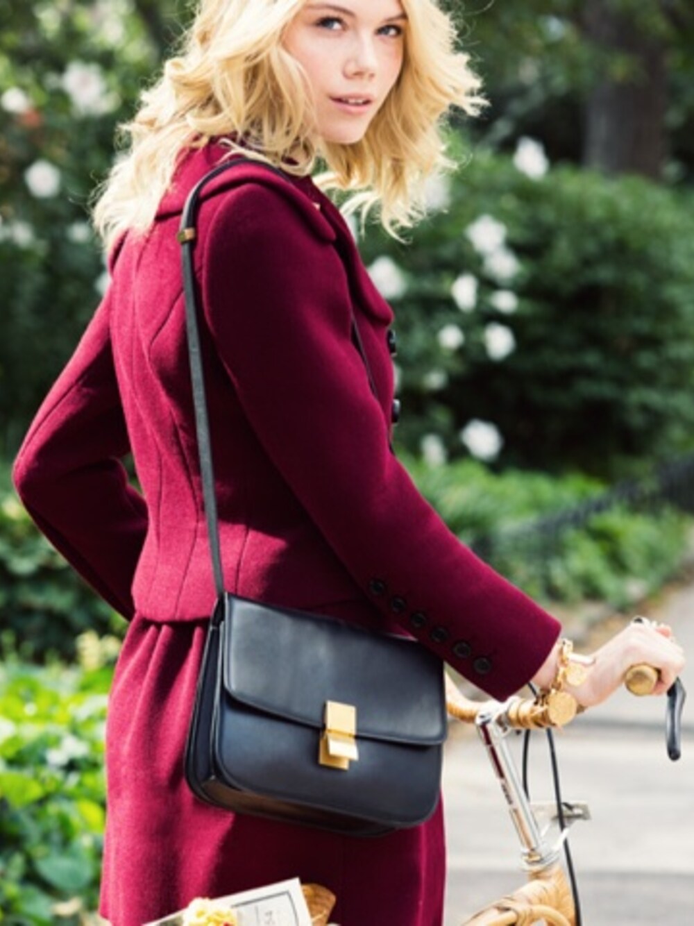 「BAG、cross-body、FOREVER 21、H&M、jacket 、leather」｜Ali Levineさん（レディース）の秋コーディネートの1枚目の写真