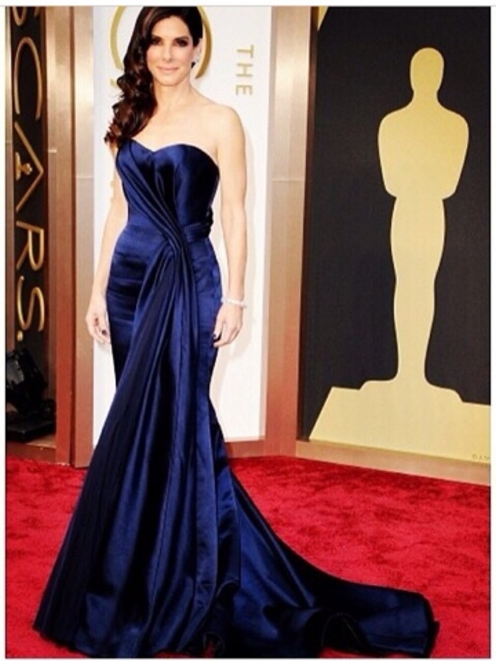 「Alexander McQueen、dress、GOWN」｜Ali Levineさん（レディース）の春コーディネートの1枚目の写真