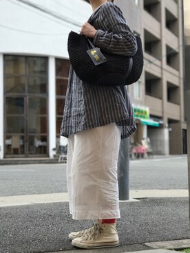 「folna（フォルナ）のアイテム（かごバッグ、ブラック系）」を使った、阪本 ケイコさん（レディース・160cm）の春コーディネート