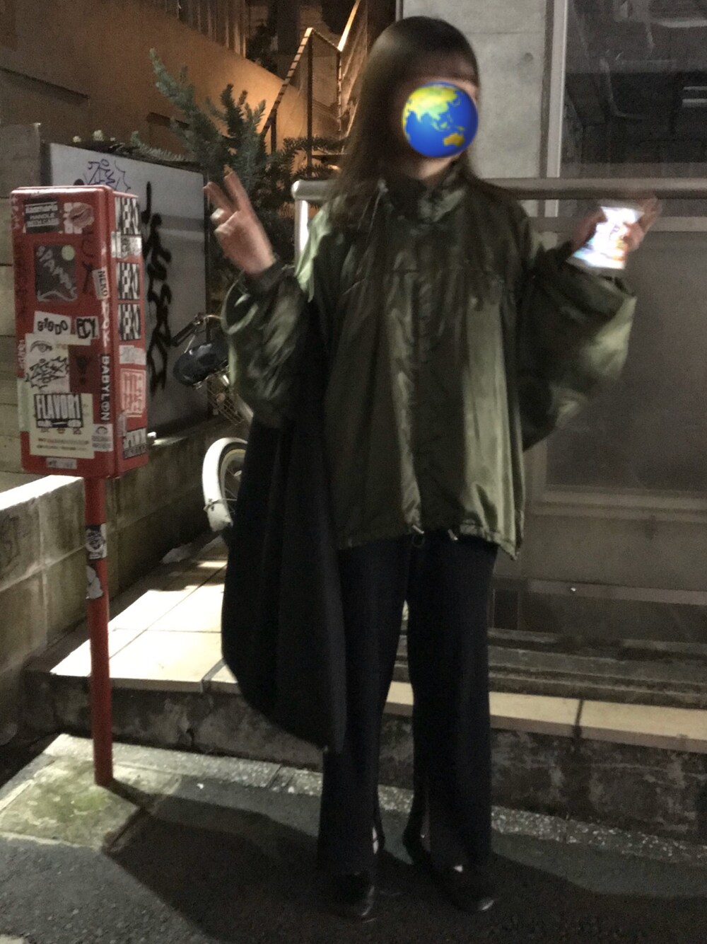 「MM6 Maison MargielaのMM6 Maison Margiela メッシュトートバッグ（トートバッグ、ブラック系）」を使った、ブラックハヤテ号さん（レディース・157cm）の秋コーディネートの1枚目の写真