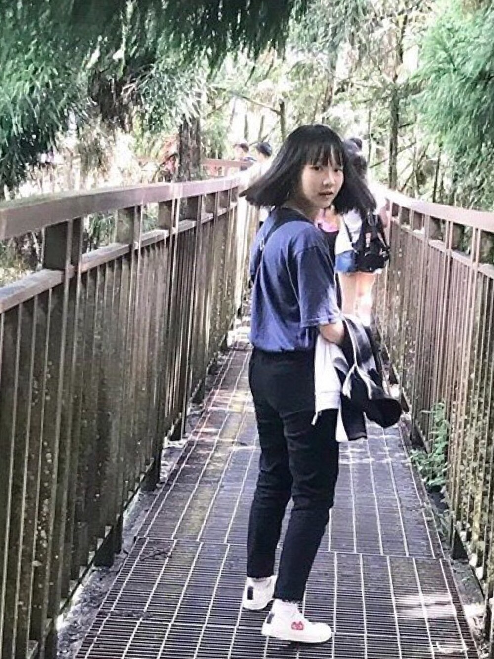 「Beautiful place,Taiwan.」｜「o!oiのアイテム（Tシャツ/カットソー、ブルー系）」を使った、🌞🇹🇼さん（レディース・150cm）の秋コーディネートの1枚目の写真