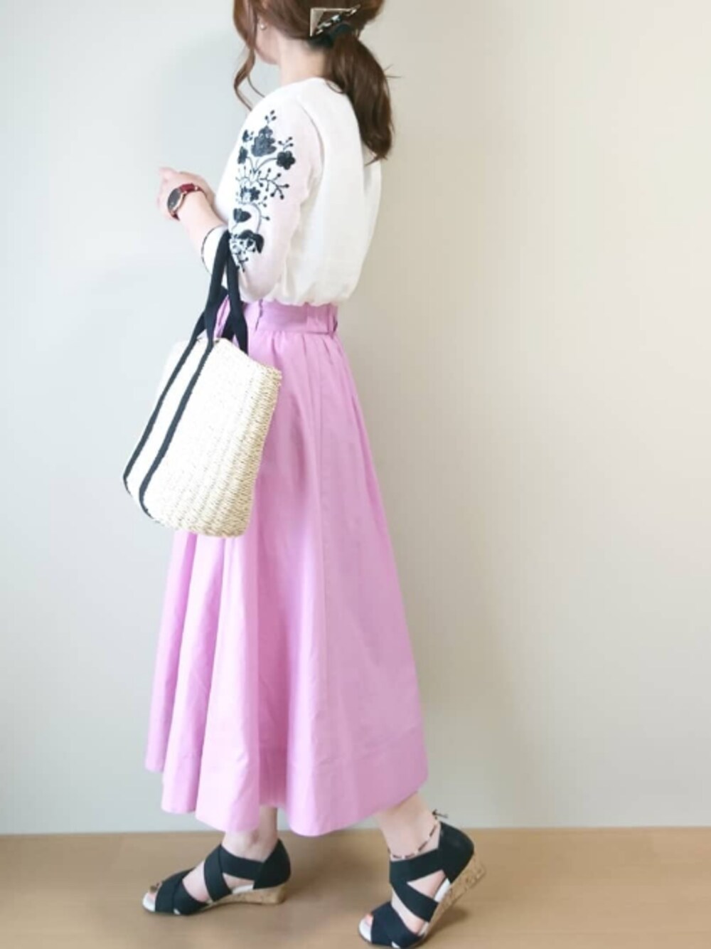 「thevirgnia、ザヴァージニア、cohinaレビュー、cohina、PR、低身長、きれいめカジュアル、刺繍、カーディガン、フレアスカート」｜「negoziettoのアイテム（ピアス（両耳用）、ゴールド系）」を使った、CHAMUさん（レディース・149cm）の夏コーディネートの1枚目の写真