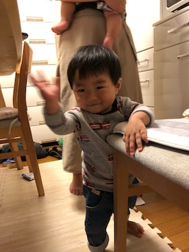 「Carter's（カーターズ）のアイテム（トップス）」を使った、りくさん（キッズ・70cm）の秋コーディネート