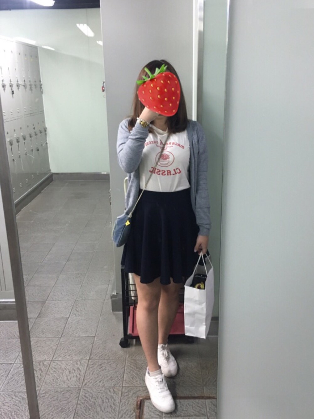 「Tシャツ、T-SHIRT、blue、dress、gray」｜「🇰🇷のアイテム（Tシャツ/カットソー、ベージュ系）」を使った、イチコ🌿🍓さん（レディース・155cm）の春コーディネートの1枚目の写真