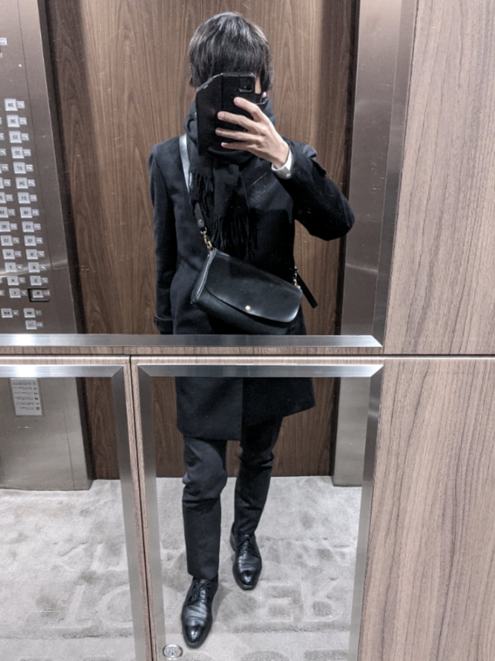 「BROOKS BROTHERS、カシミア、お洒落さんとつながりたい、クラシカル、スーツスタイル、冬コーデ、通勤コーデ、社会人、ステンカラーコート、ユニクロ」｜「UNIQLOの感動パンツ（スーツパンツ、ブルー系）」を使った、しょぴ🍷✨さん（メンズ・167cm）の冬コーディネートの1枚目の写真