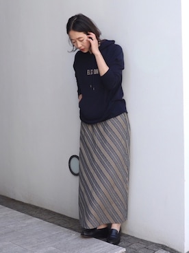 「NOMBRE IMPAIR（ノンブルアンペール）のアイテム（パーカー）」を使った、iida.さん（レディース・163cm）の冬コーディネート
