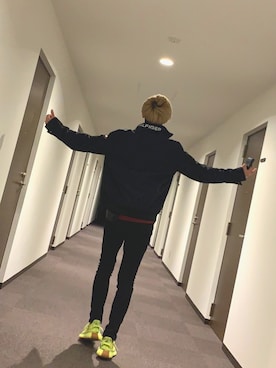 「TOMMY HILFIGER」｜「アイテム（ナイロンジャケット）」を使った、樽ちゃんさん（メンズ・174cm）の冬コーディネート
