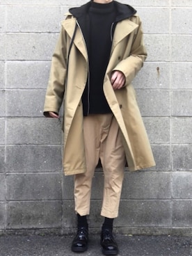 「ベージュ×ブラック」｜「アイテム（ステンカラーコート）」を使った、kulaさん（メンズ・173cm）の春コーディネート