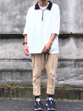「ベージュパンツ」｜「アイテム（財布/小物）」を使った、kulaさん（メンズ・173cm）の夏コーディネート