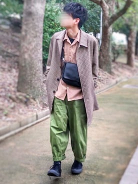 「秋のブラウンスタイル」｜「アイテム（ステンカラーコート）」を使った、kulaさん（メンズ・173cm）の秋コーディネート