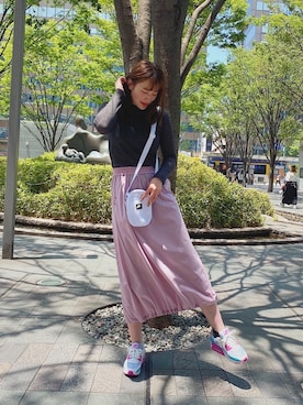 「NERGY（ナージー）のシアーニットハイネックプルオーバー（ニット/セーター、グレー系）」を使った、miyabiさん（レディース・164cm）の夏コーディネート