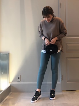 「アイテム（レッグウェア、グリーン系）」を使った、miyabiさん（レディース・164cm）の秋コーディネート