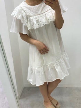 セーラー衿レースフリルチュニックを使った人気ファッション