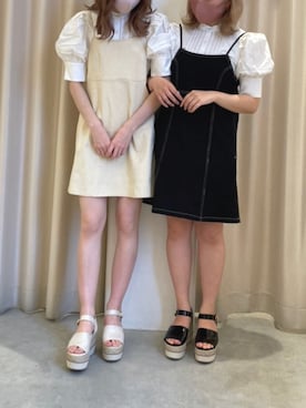 「アイテム（サンダル、ゴールド系）」を使った、安部麻未奈さん（レディース・152cm）の春コーディネート