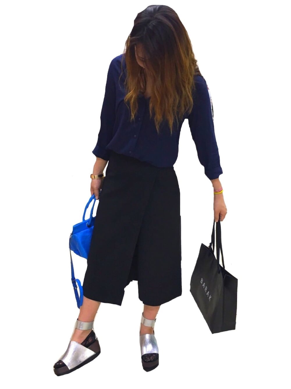 「カジュアルコーデ、シルバーシューズ、UNIQLO、ワイシャツ、ガウチョパンツ」｜「ZARAのアイテム（パンツ、ブラック系）」を使った、Y○さん（レディース・166cm）の春コーディネートの1枚目の写真