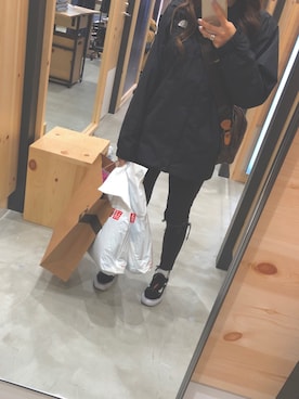 「アイテム（ナイロンジャケット）」を使った、K a n a  さん（レディース・155cm・20代）の秋コーディネート