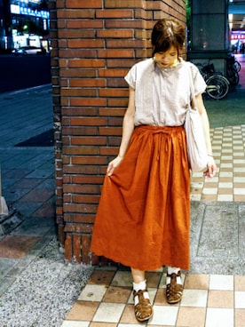 レッド系のアイテムを使った サンダルに靴下 の人気ファッションコーディネート 地域 台湾 Wear