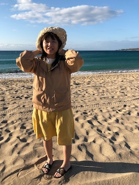 「海」｜「アイテム（マウンテンパーカー）」を使った、ChiHsinさん（レディース・162cm）の春コーディネート