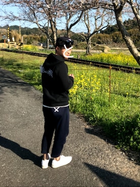 「adidas Originals（アディダスオリジナルス）の【adidas】XBYO SWEATPANTS（その他パンツ、ブルー系）」を使った、ととサーファーさん（メンズ・163cm）の春コーディネート