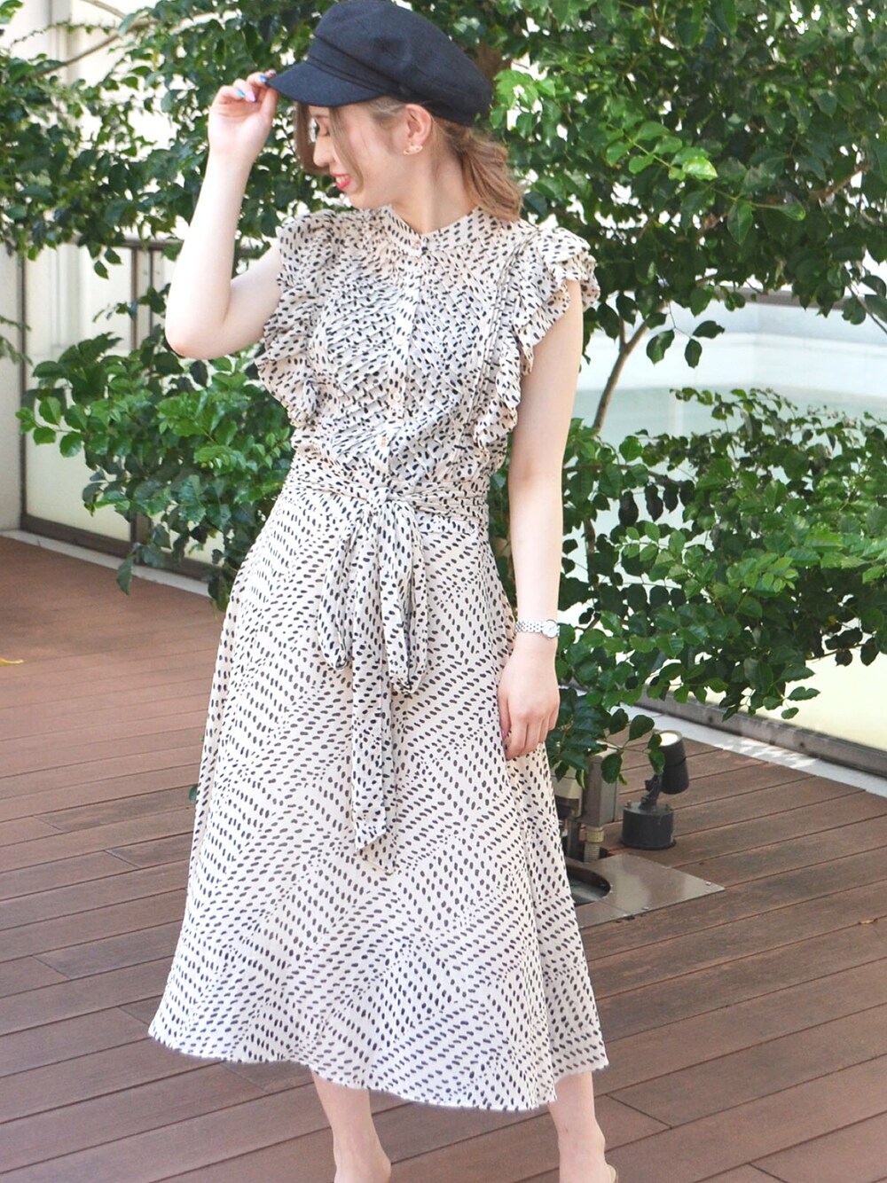 「LAMIA、ラミア、ワンピース、デートスタイル（WOMEN）、夏コーデ、シフォンワンピ、フリル、大人ガーリー、柄ワンピース」｜「LAMIAのペイント水玉ワンピース（ワンピース、ベージュ系）」を使った、LAMIAさん（レディース・158cm）の夏コーディネートの1枚目の写真