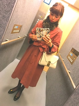 「バラ柄」｜「アイテム（トレンチコート）」を使った、はるちゃんさん（レディース・152cm）の秋コーディネート