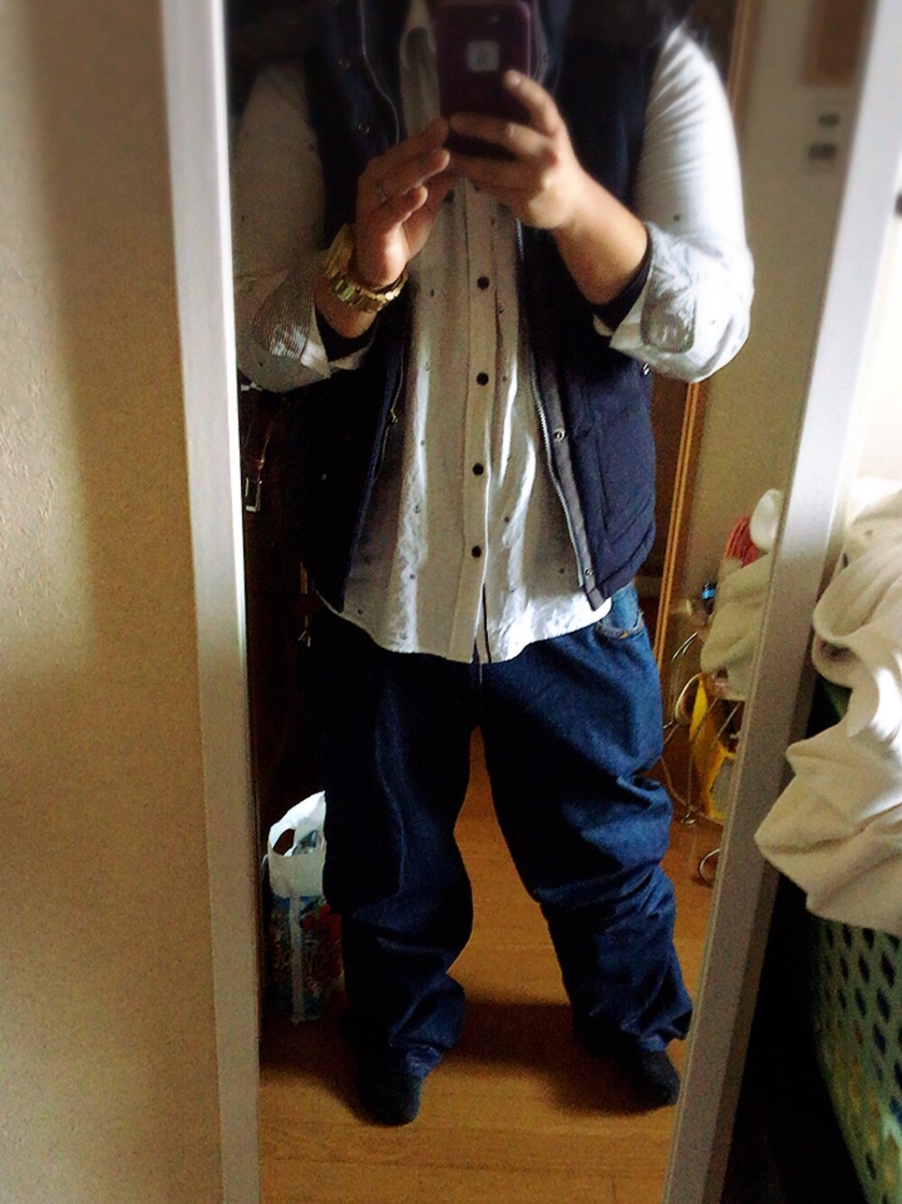 「BACK NUMBERのアイテム（ダウンベスト、ブルー系）」を使った、Hiroyuki さん（メンズ・170cm）の春コーディネートの1枚目の写真