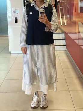 「CONVERSE（コンバース）のアイテム（シューズ、ホワイト系）」を使った、Charon Cheさん（レディース）の春コーディネート