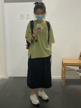 「MUJIのアイテム（スカート、ブラック系）」を使った、Charon Cheさん（レディース）の春コーディネート