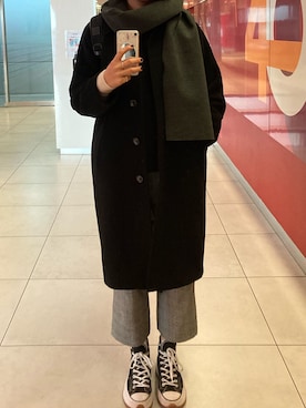 「CONVERSE（コンバース）のアイテム（シューズ、ブラック系）」を使った、Charon Cheさん（レディース）の春コーディネート