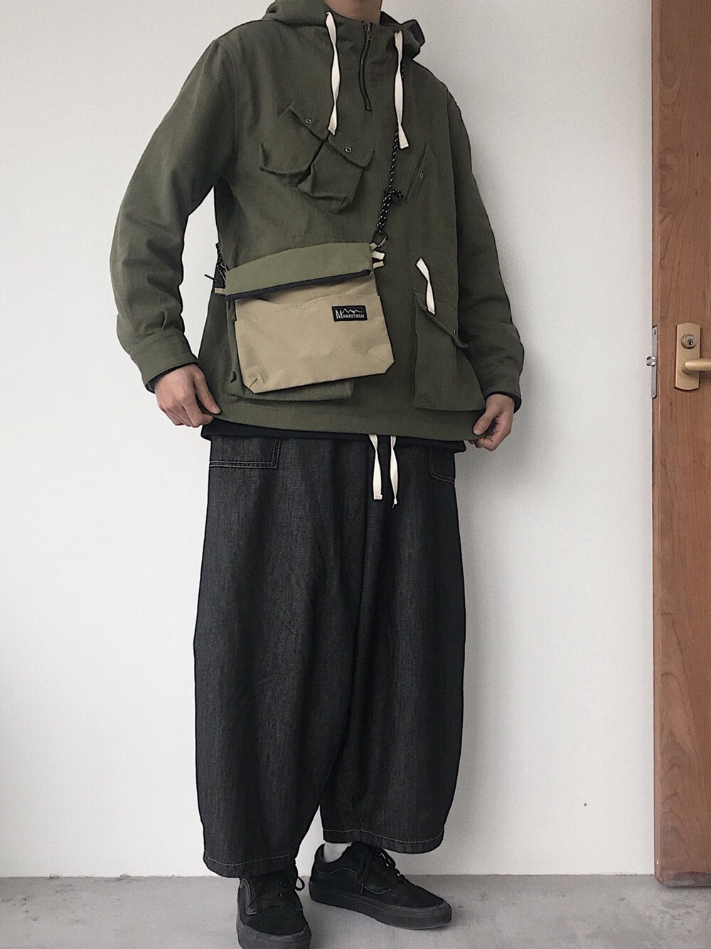 「Anniehallのアイテム（ジャケット/アウター、グリーン系）」を使った、绿茶SILENT さん（メンズ・181cm）の春コーディネートの1枚目の写真