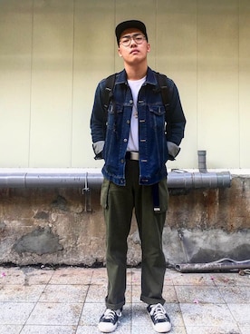 「BURTON（バートン）のアイテム（バックパック/リュック）」を使った、潘從宇さん（メンズ・172cm）の秋コーディネート