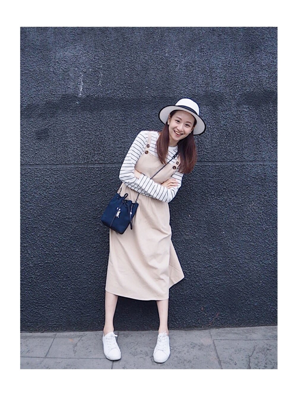 「girl、ootd、lovely、PAZZO、吊帶裙、條紋、文青、踏青、autumn」｜「PAZZOのアイテム（ワンピース/ドレス、ベージュ系）」を使った、Yun Luさん（レディース・163cm）の秋コーディネートの1枚目の写真