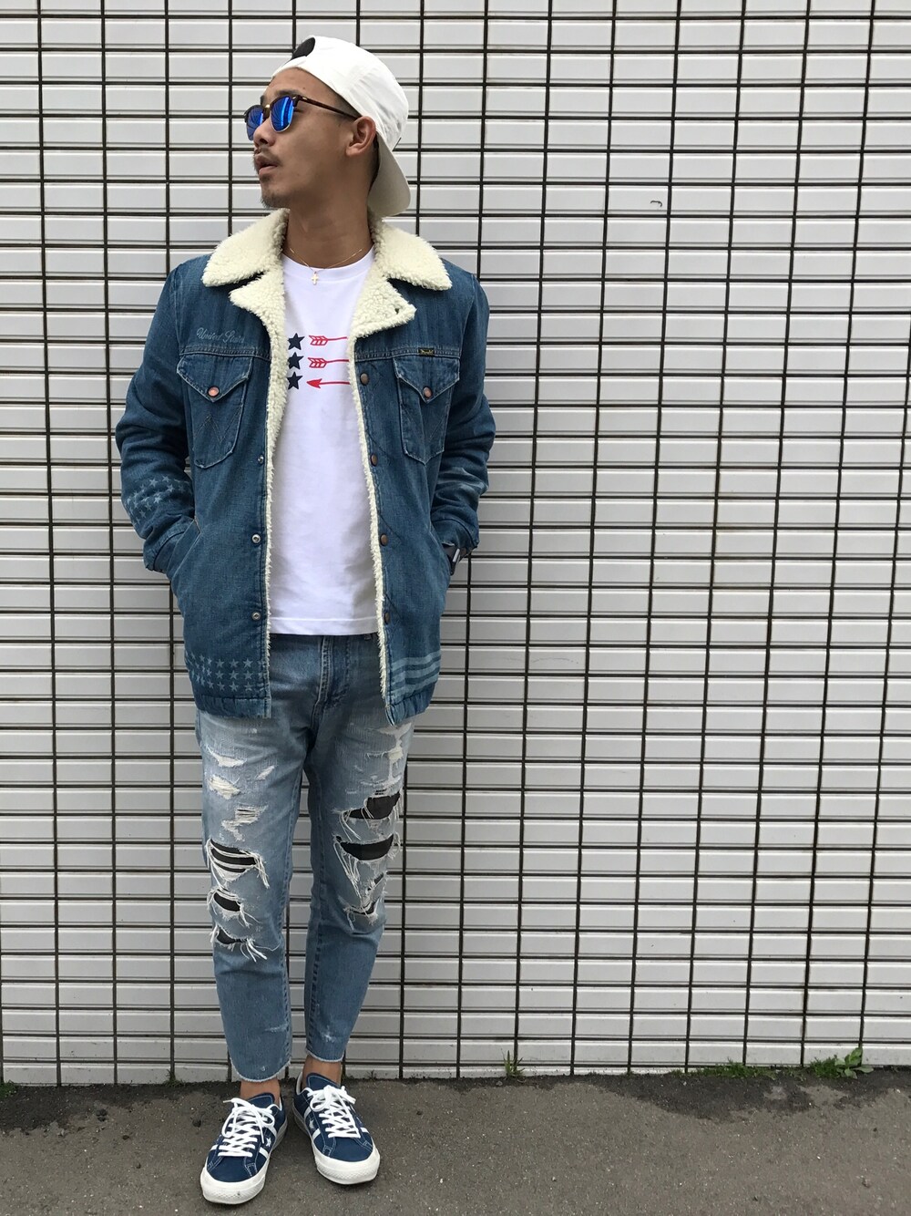 「ThreeArrows、USA、Wrangler、Ron Herman、converse、ray ban、DEUS EX MACHINA、春コーデ」｜「Ron Hermanのアイテム（デニムジャケット、ブルー系）」を使った、$$$_threearrowsさん（メンズ・165cm）の春コーディネートの1枚目の写真