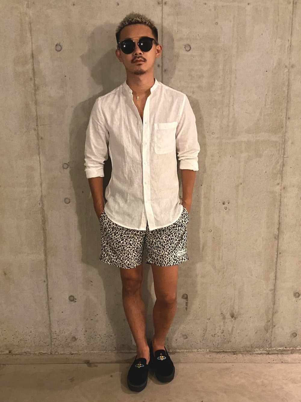 「シャツ好き集まれ、きれいめカジュアル、シャツスタイル、低身長コーデ、大人コーデ、オープンカラーシャツ、ThreeArrows、30代、シャツ、ハーフパンツ」｜「H&MのH&M - レギュラーフィット リネンブレンドシャツ - ホワイト（シャツ/ブラウス、ホワイト系）」を使った、$$$_threearrowsさん（メンズ・165cm）の夏コーディネートの1枚目の写真