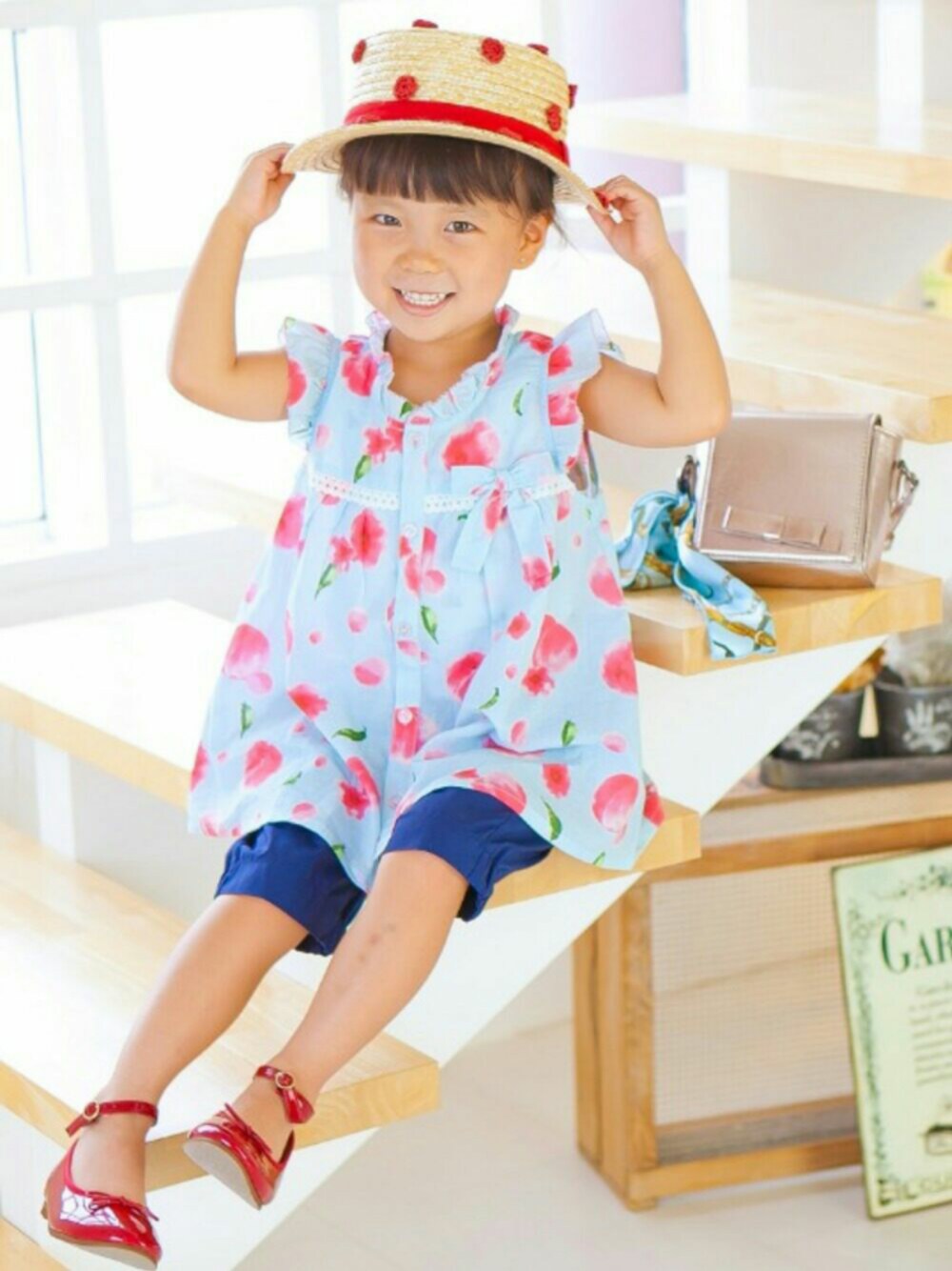 「パンツスタイル、集まれ！北関東キッズ★、カンカン帽、カオリノモリノコ、キッズコーデ、女の子、4歳」｜「カオリノモリノコのアイテム（帽子、レッド系）」を使った、ゆん☺さん（キッズ・100cm）の秋コーディネートの1枚目の写真