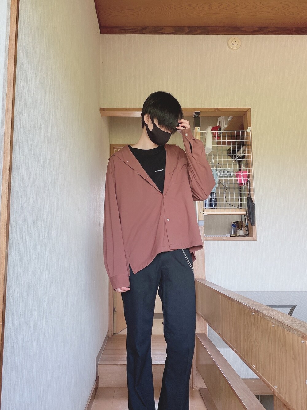 「シンプル、おしゃれさんと繋がりたい、シャツスタイル、フレアパンツ、韓国ファッション、韓国好きな人と繋がりたい、韓国風コーデ、GUコーデ、お気に入りコーデ、オープンカラーシャツ」｜「ASTRONOMYのTRストレッチシューカットフレアスラックスパンツ 【セットアップ対応】（スラックス、ブラック系）」を使った、まっちゃさん（メンズ・182cm）の春コーディネートの1枚目の写真