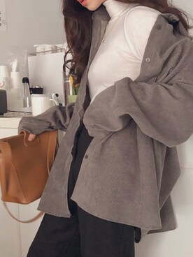 「fluffy.のアイテム（Shirts、グレー系）」を使った、 fluffy.directorさん（レディース・155cm）の冬コーディネート